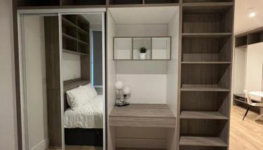 London Heathrow Airport Apartment Voyager House Terminal 12345 - EV Electric and Parking available! - Foto 2, wardrobe