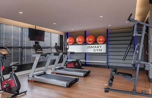 Flat Luxo com Coworking, Academia e Rooftop - WiFi 1Gb - Beira Mar 4 min - Foto 49