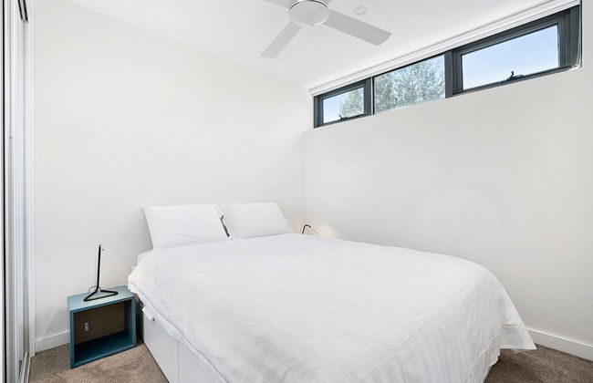 DINA, 2BDR Carlton Apartment - Photo 2