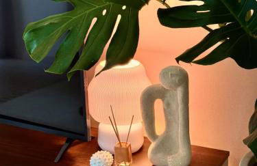 Apê 202 - Central, Garagem e Ar Cond - 2Q e 2B - Foto 2