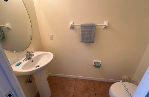 South Facing Pool Home - Room for the Whole Family! - Foto 32