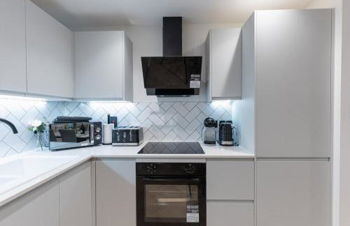 Luxury 1 Bed Apartment, Manchester Piccadilly by Kammili Properties - Photo 9