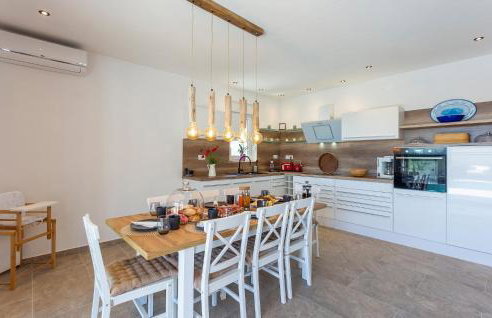 4 Bedroom Cozy Home In Marcana - Foto 6