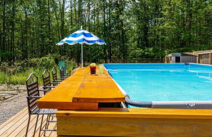 PoolHot Tub Firepit Near Hikes Shops Dining Cragswood Lodge by AvantStay - Foto 3