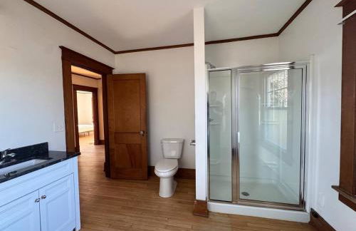 Warm and Cozy 4Bd 2Bath - Foto 2