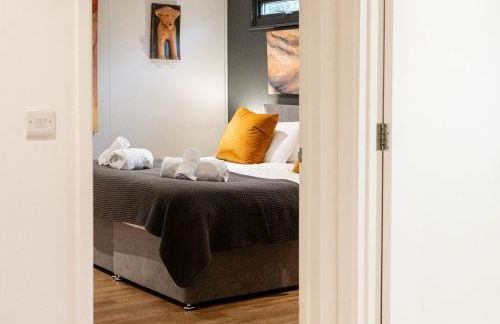 Stunning 6 Bedroom with Swimming Pool & Sauna! - Foto 68