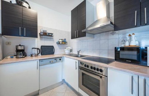 Pet Friendly Apartment In Krsan - Photo 6