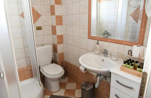 Corinthian Green Villa - Photo 20