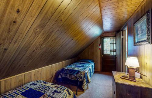 Deck and Mtn Views! Family A-Frame Cabin in Bailey - Foto 16