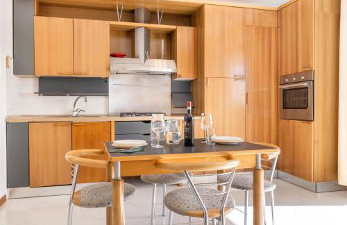 GuestHost - Bright Apartment with Terrace x6 - Foto 9