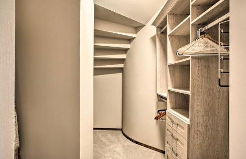 Luxurious Liberty Lake Hideaway with Hot Tub! - Foto 16