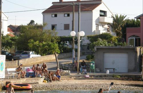 Apartments by the sea Ugljan - 8301 - Foto 1