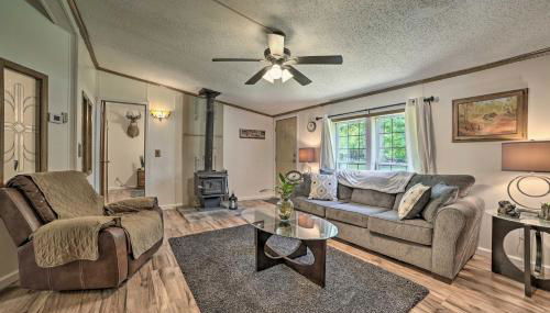 Cozy Hale Home Between Long and Loon Lakes! - Foto 3