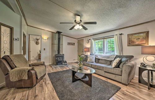 Cozy Hale Home Between Long and Loon Lakes! - Foto 3