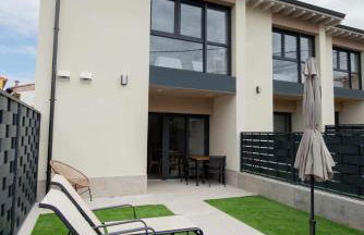 ADOSADO-DUPLEX ADAPTADO zona de playa y montaña - Foto 1