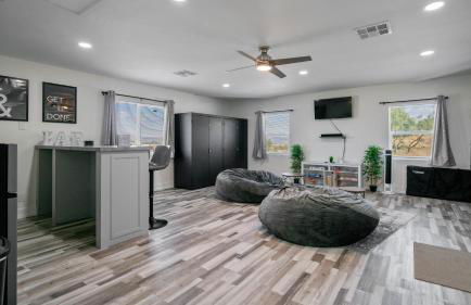 Desert Villa - EV, Hot Tub, Grill, Bar, Games, RV Parking in Twentynine Palms Downtown - Foto 25