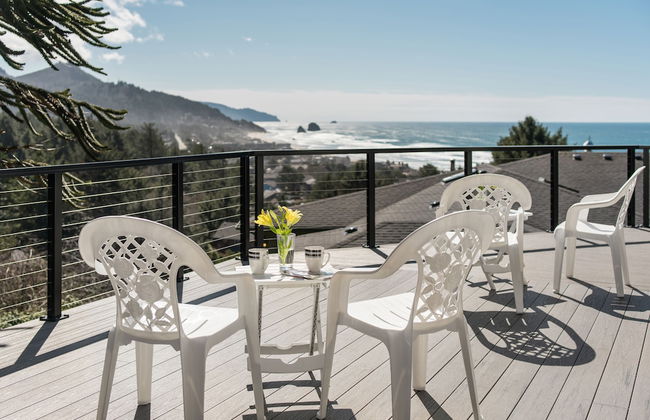 Anchor's Retreat by Avantstay Gorgeous Clift Top Views w/ Incredible Patio - Photo 21