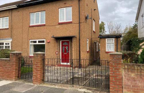 Free Driveway Parking, Fast WIFI, Ideal for long term contractor, etc stays - Dwellcome Home Ltd 3 Bedroom Boldon House - see our site for assurance - Foto 2