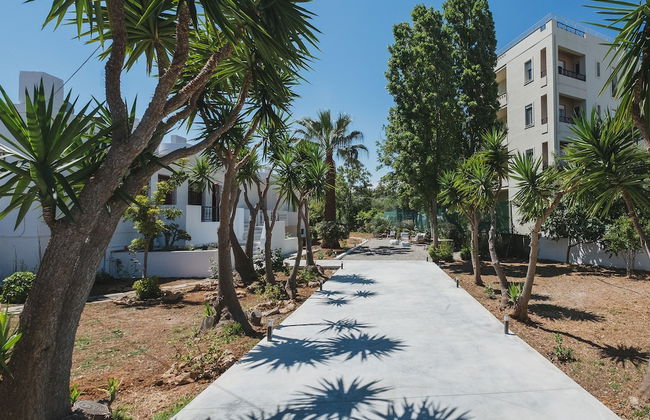 Mid-Century Modern Villa Vintage Charm - Foto 41