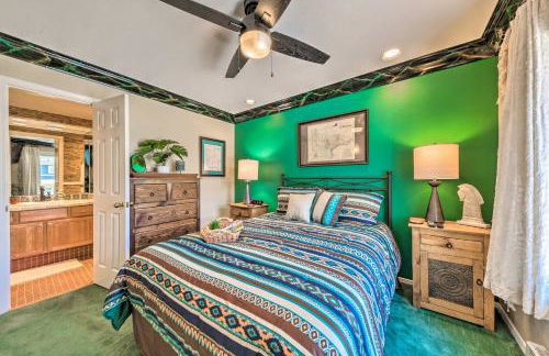 Eclectic Home with Deck 4 Miles to Ski Cloudcroft! - Foto 18