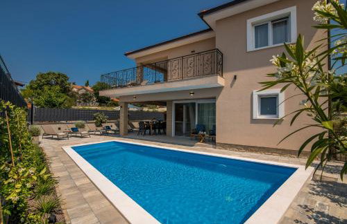 Villa with nice pool, luxuriously furnished, quiet area - by TRAVELER tourist agency Krk ID2389 - Foto 15