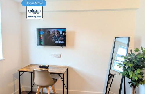 Spacious 5BR Family Home By WillCo Property Short Lets & Serviced Accommodation Derby With Games & Perfect For Contractors - Foto 13