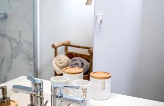 Au Paradis Des Anges maison de village climatisé avec jardin - Foto 17