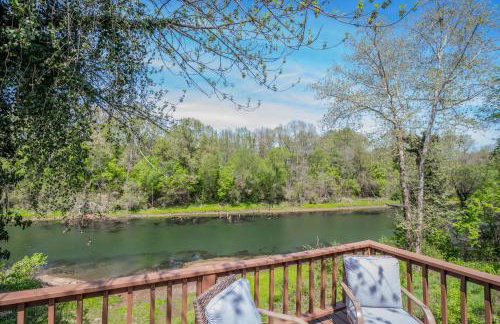 Riverfront Little Red Cabin, Hot Tub, World-class Trout Fishing, Views & Boat Access - Photo 53