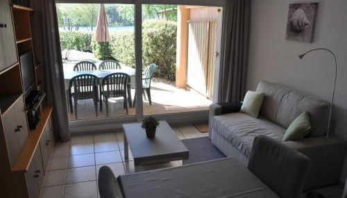 250 lake waterfront holiday apartment with garden - Foto 2