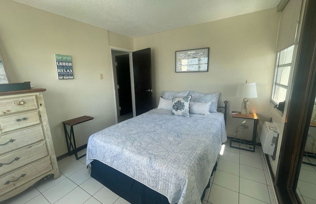 Ocean View 2 Bed 1 Bath 2 Parkings Pool - Photo 5