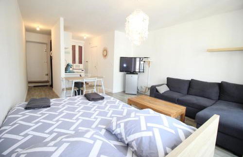 Chez Simon - Verdun Centre - Studio - 1 LIT et canapé convertible - Internet et TV - 4 personnes - Géré par Presta-Zen'Services - Foto 6