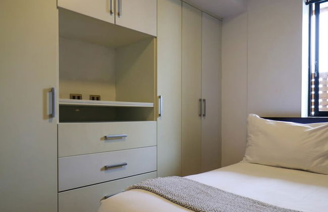 w Picturesque 2BR at Malecon - Photo 21