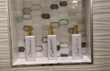 Luxe of Haven - 2bed with office and free parking - Photo 19