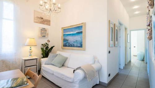 [Art of Living] 100 meters from the sea. - Foto 2