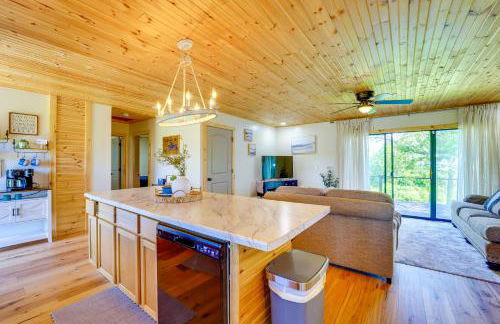 Near Table Rock Lake Family Home with Deck and Views - Foto 10