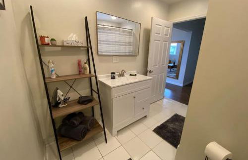 Rainforest Retreat 20m to NYC Parking Sleeps 25 - Foto 22