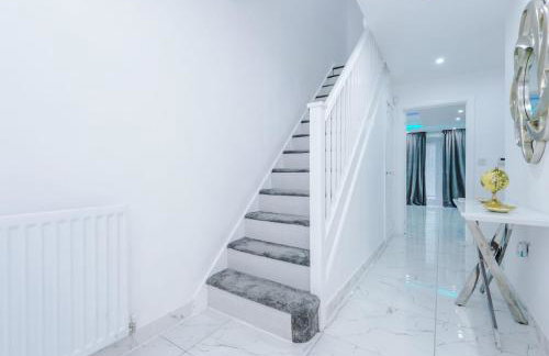 LUXURY 3 BEDROOM HOUSE Close to Manchester Center - Foto 44
