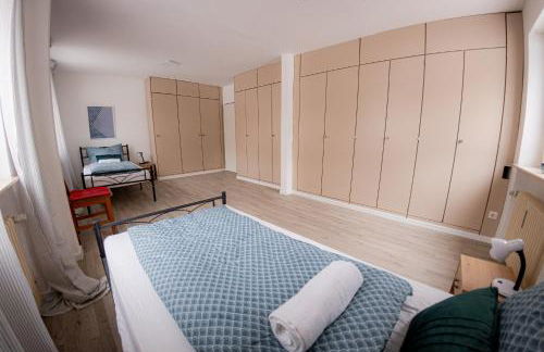 Yello Homes - großes Apartment - Am Waldrand, 15 min bis Nürnberg Messe, für 8 Personen, 2 WC's - Foto 3