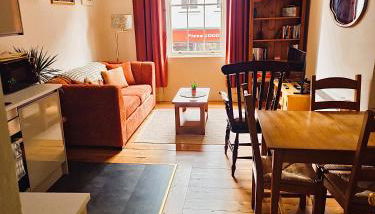 Central Gloucester Self-Catering Flat - A Hidden Gem - Foto 1