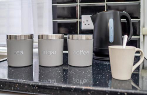 Modern 3 bedroom House - Parking - Sleeps 6 - Foto 11