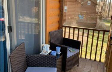Knotty but Nice-sleeps 6-one minute to lake! - Foto 32