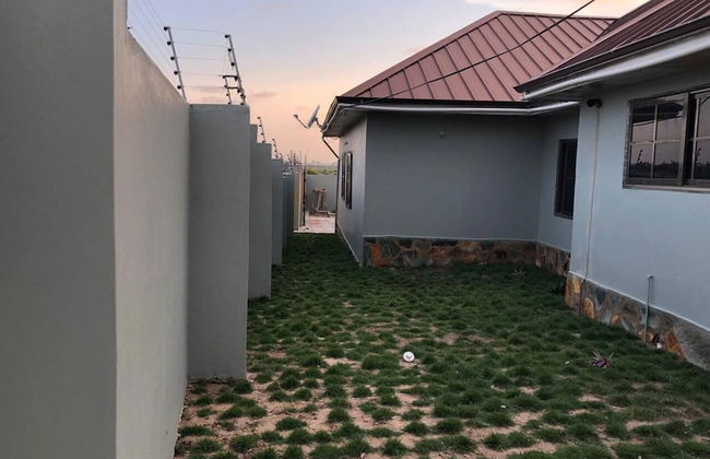 Charming 4-bed House in Kokrobite - Photo 19