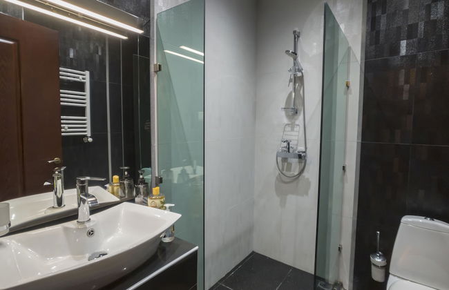 Tbilisi Core: Leo - Photo 36