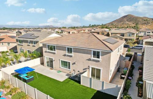 Entire Private Home with 5 Bedrooms 3 Bathrooms, 3000 sqft, Gated Yard, Garage, Nice View, Available Now - Foto 45