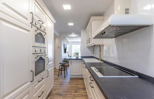 FIRST LINE SEA VIEWS - Club & Pool & Parking by ALOHA Bilbao - Photo 14