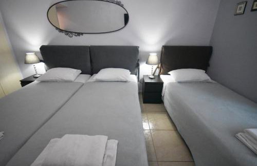 A&J Apartments or Rooms athens airport - Foto 70