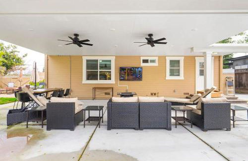 Santa Clara 5Br Home I Spacious backyard I Westfield - Photo 32