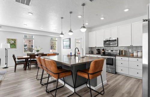 Touch of Class - 5BR - Hot Tub & Near Zion - Foto 16