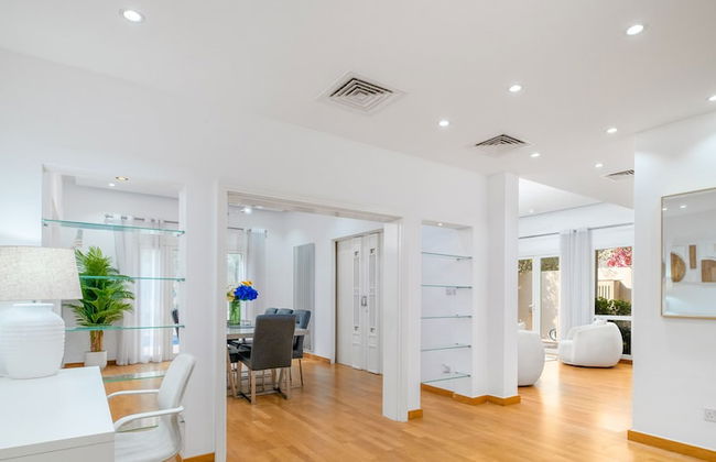 LUX The Meadows 5 Bed Villa - Foto 27