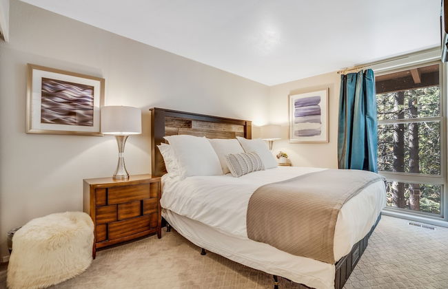 Pinegrove by Avantstay Beautiful Villas Condo Just Outside Tahoe City - Foto 13